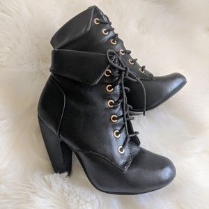 Lace up Black Booties 🖤